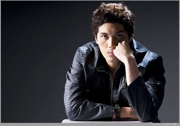 Gian Magdangal plays Roger in RENT Manila Photo